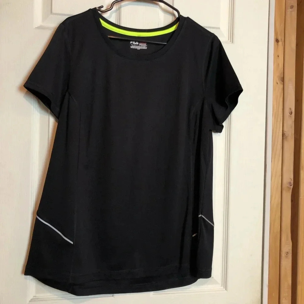 Fila Women’s 1X Workout Shirt Black Green Break Through Workout Tee EUC